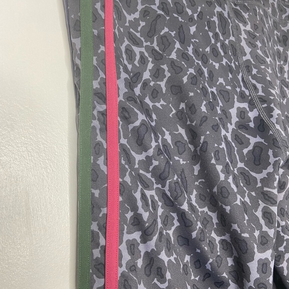 THE UPSIDE Snow Leopard Drawstring Leggings Small - Picture 8 of 9